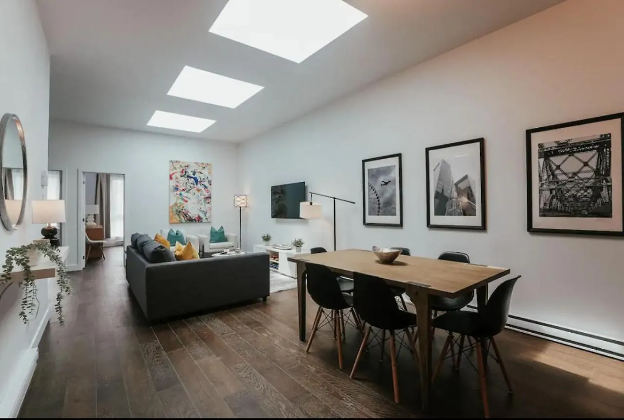 Stylish And Bright 2Bdr Near St-Hubert Plaza Apartment Montreal 0*,