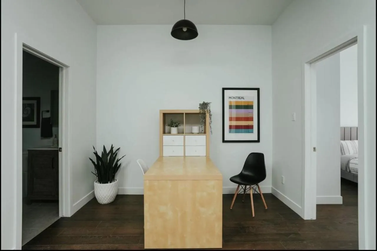 Stylish And Bright 2Bdr Near St-Hubert Plaza Apartment Montreal