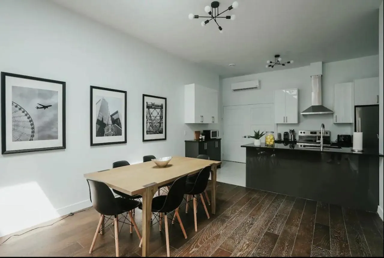 Stylish And Bright 2Bdr Near St-Hubert Plaza Apartment Montreal