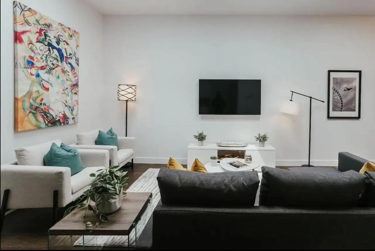 Stylish And Bright 2Bdr Near St-Hubert Plaza Apartment Montreal 0*,  Canada