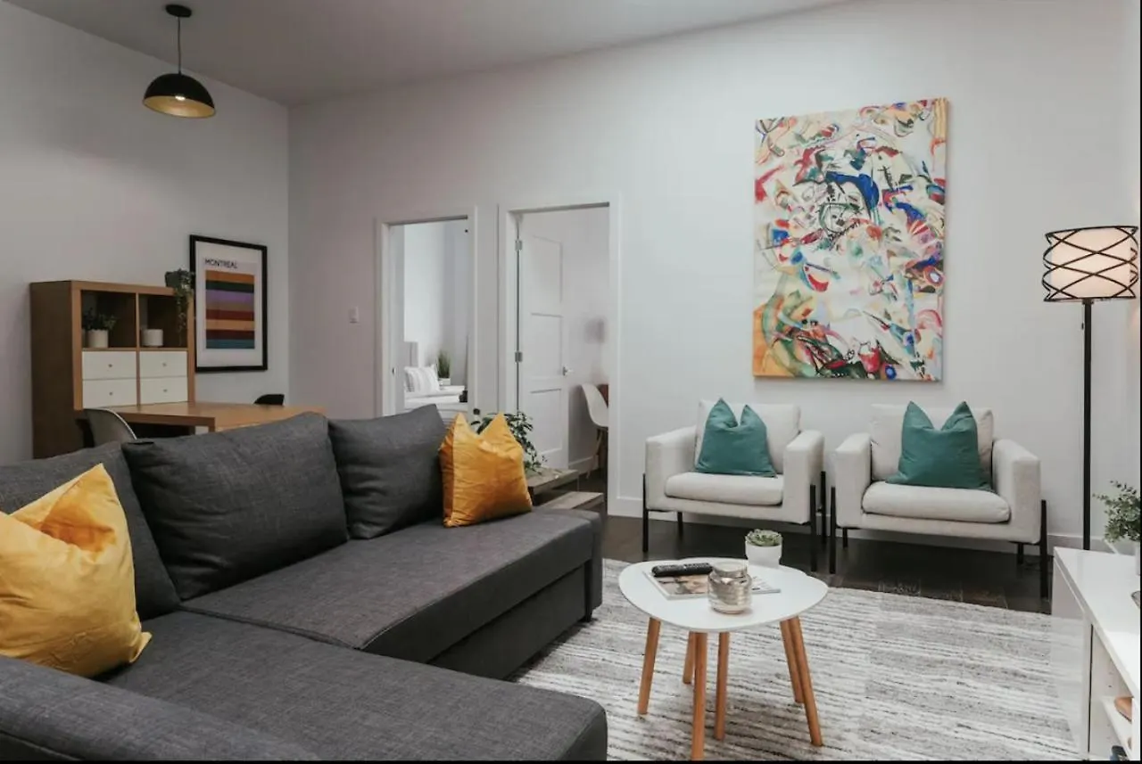 Stylish And Bright 2Bdr Near St-Hubert Plaza Apartment Montreal