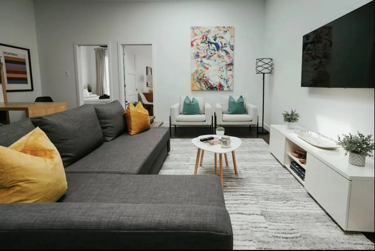Stylish And Bright 2Bdr Near St-Hubert Plaza Apartment Montreal Canada